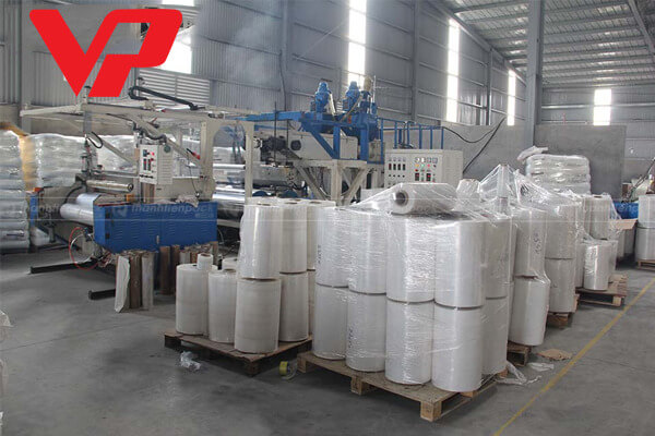 Kho lưu trữ và phân phối màng PE 3 lớp giá sỉ của Bao bì Vạn Phát